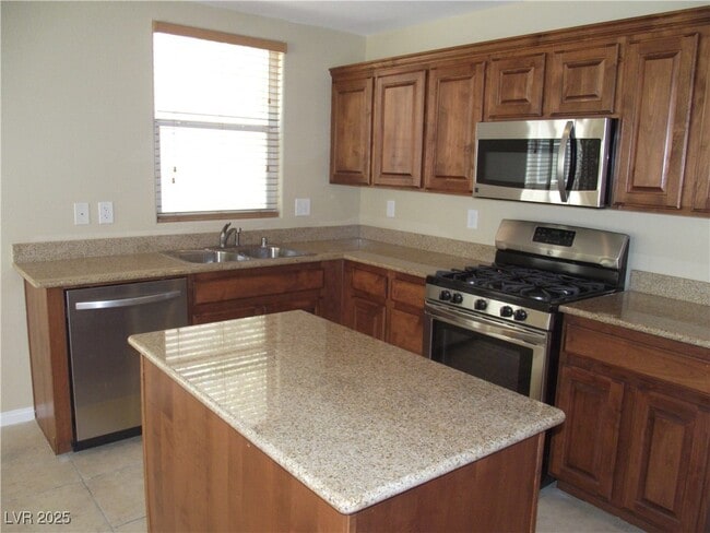 Foto del edificio - 9037 W Victor Creek Ave