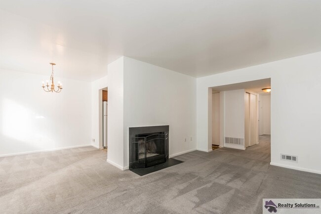 Building Photo - 102A Kelly Cove