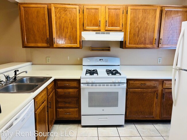 Building Photo - 2 br, 2.5 bath House - 1559 Springleaf Court