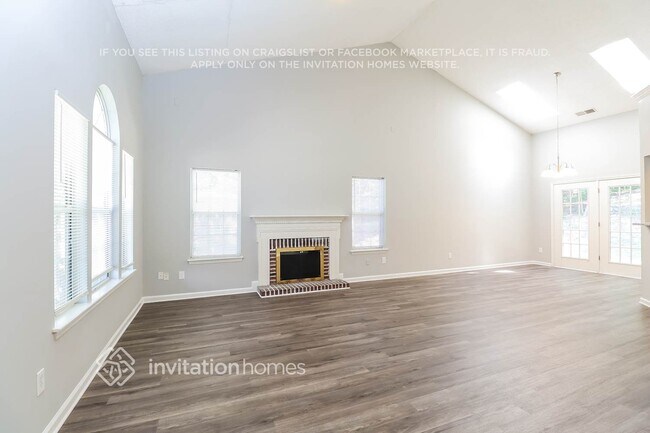 Foto del edificio - 14736 Sapphire Ln