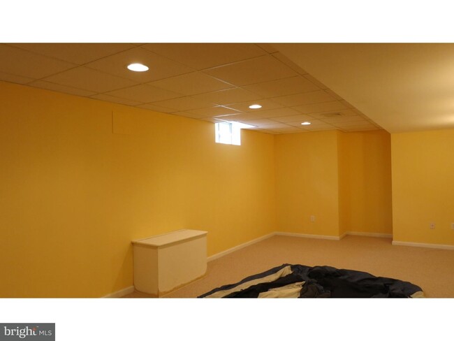 Building Photo - 86 York Dr