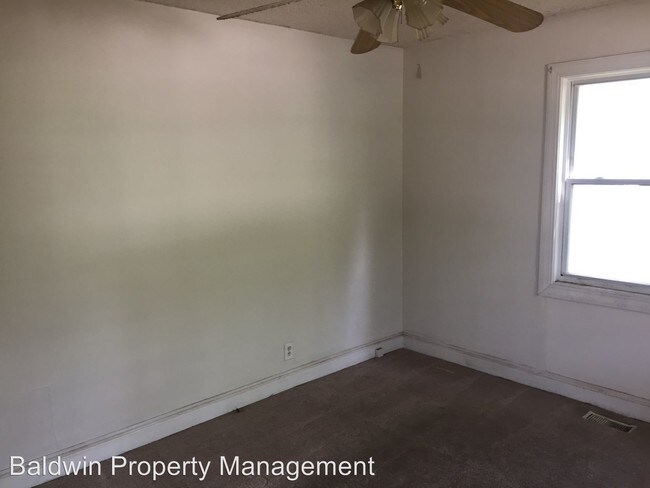Building Photo - 2 br, 1 bath House - 2609 S MAIN STREET