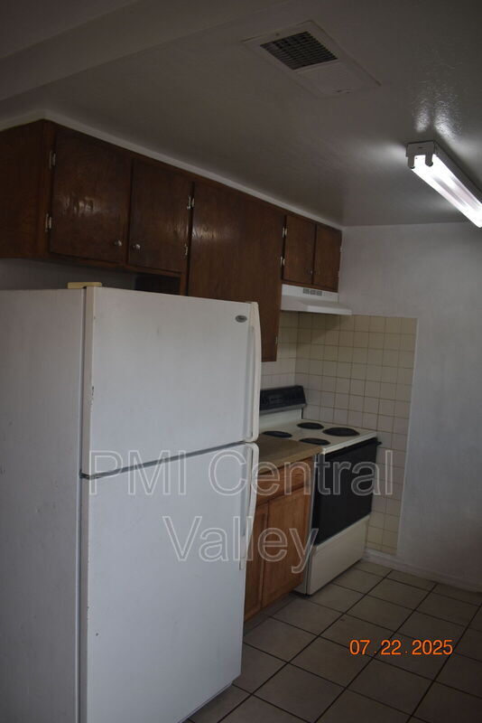 Foto del edificio - 119 E Grove St