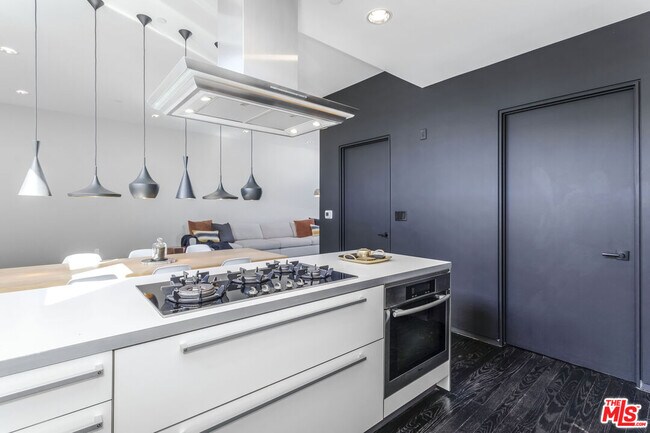 Foto del edificio - 825 Kings Rd