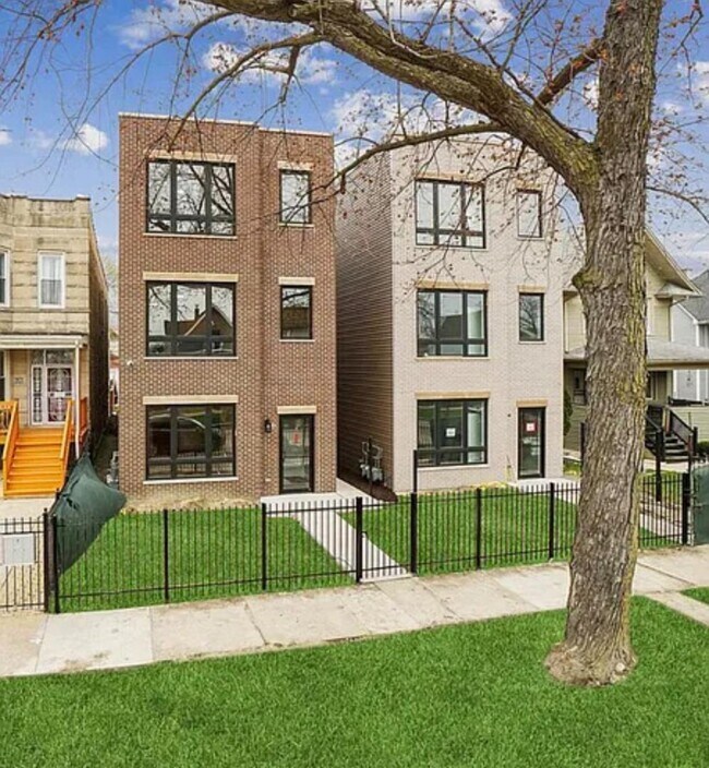 Building Photo - 630 N Long Ave