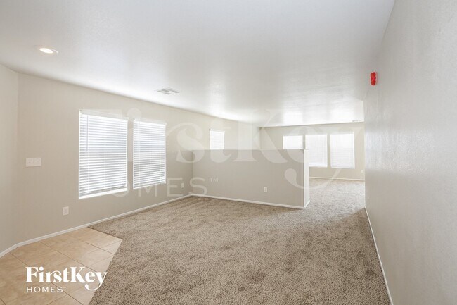 Foto del edificio - 3324 E Palatine Hills Ave