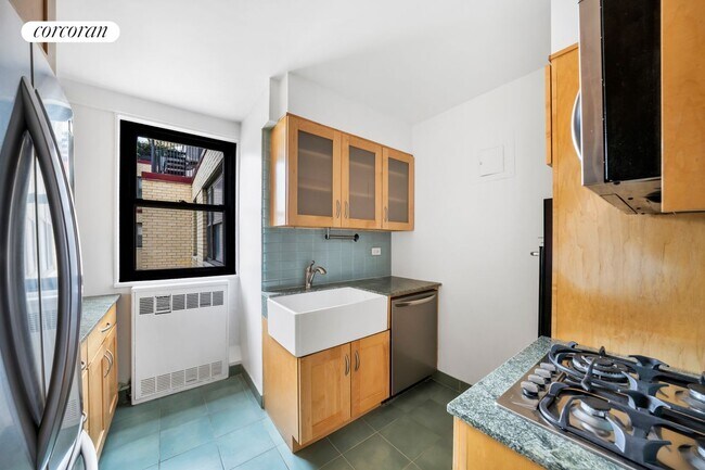 Building Photo - 315 E 72nd St