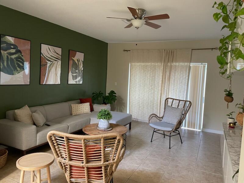 Building Photo - 617 Talia Cir