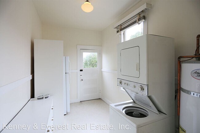 Foto del edificio - 2 br, 1 bath House - 2430 Bush