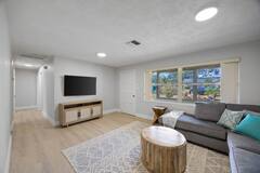 Foto del edificio - 1073 Kenwood Dr