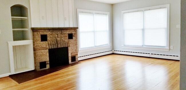 Foto del edificio - 606 E Main Street Ext