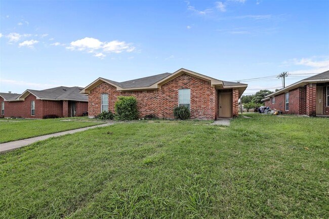 Building Photo - 852 Potomac Dr
