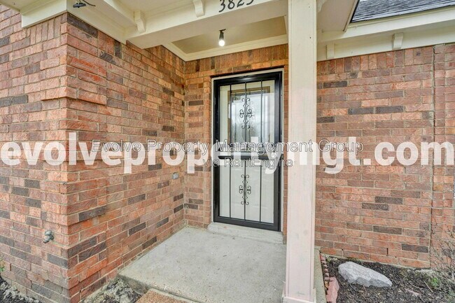 Foto del edificio - 3823 Twin Valley Cove