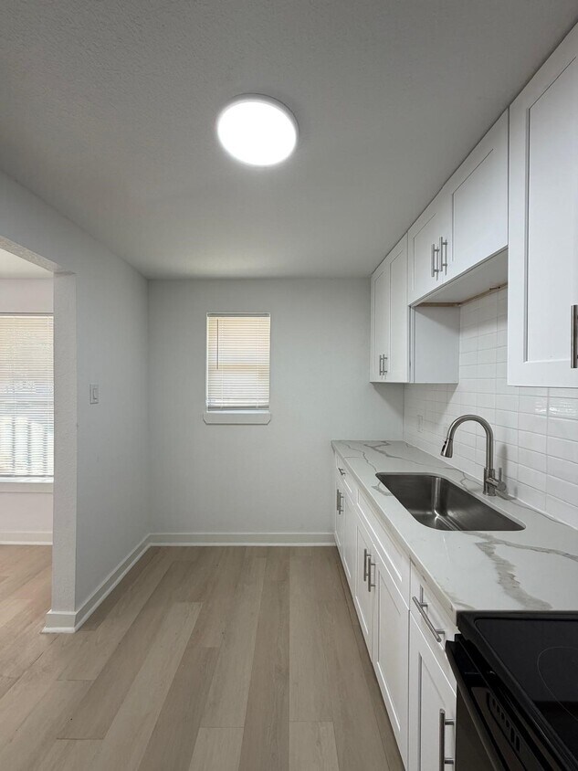 Foto del edificio - 201 Lowery Dr