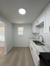 Building Photo - 201 Lowery Dr