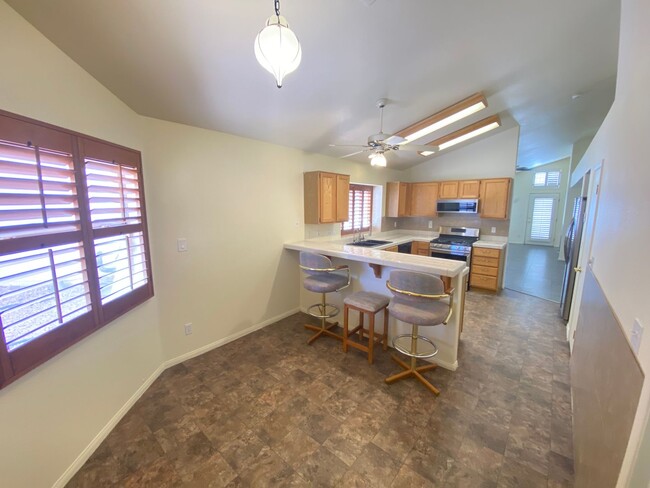 Building Photo - Charming 3 Bedroom, 2 Bathroom, Single-Sto...