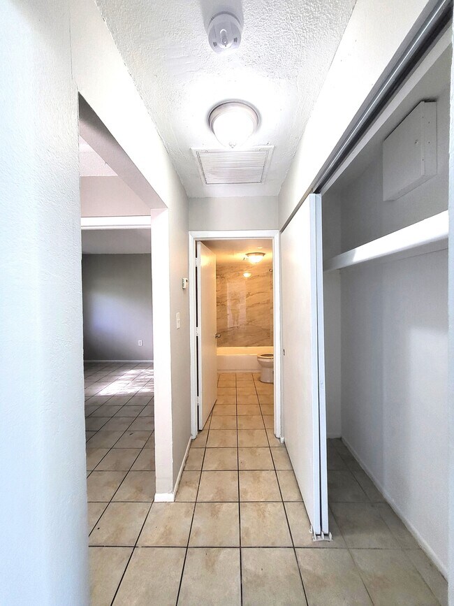 Building Photo - 4130 Washington Ave