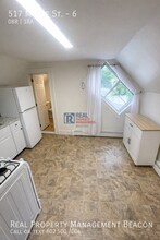 Building Photo - 517 Maple St