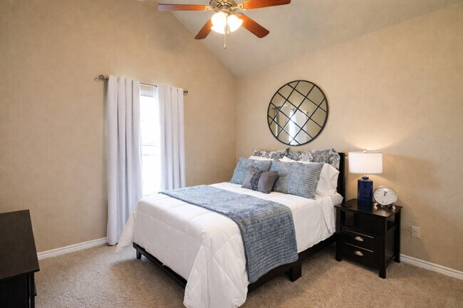 Foto del edificio - 3819 Black Hawk Ln