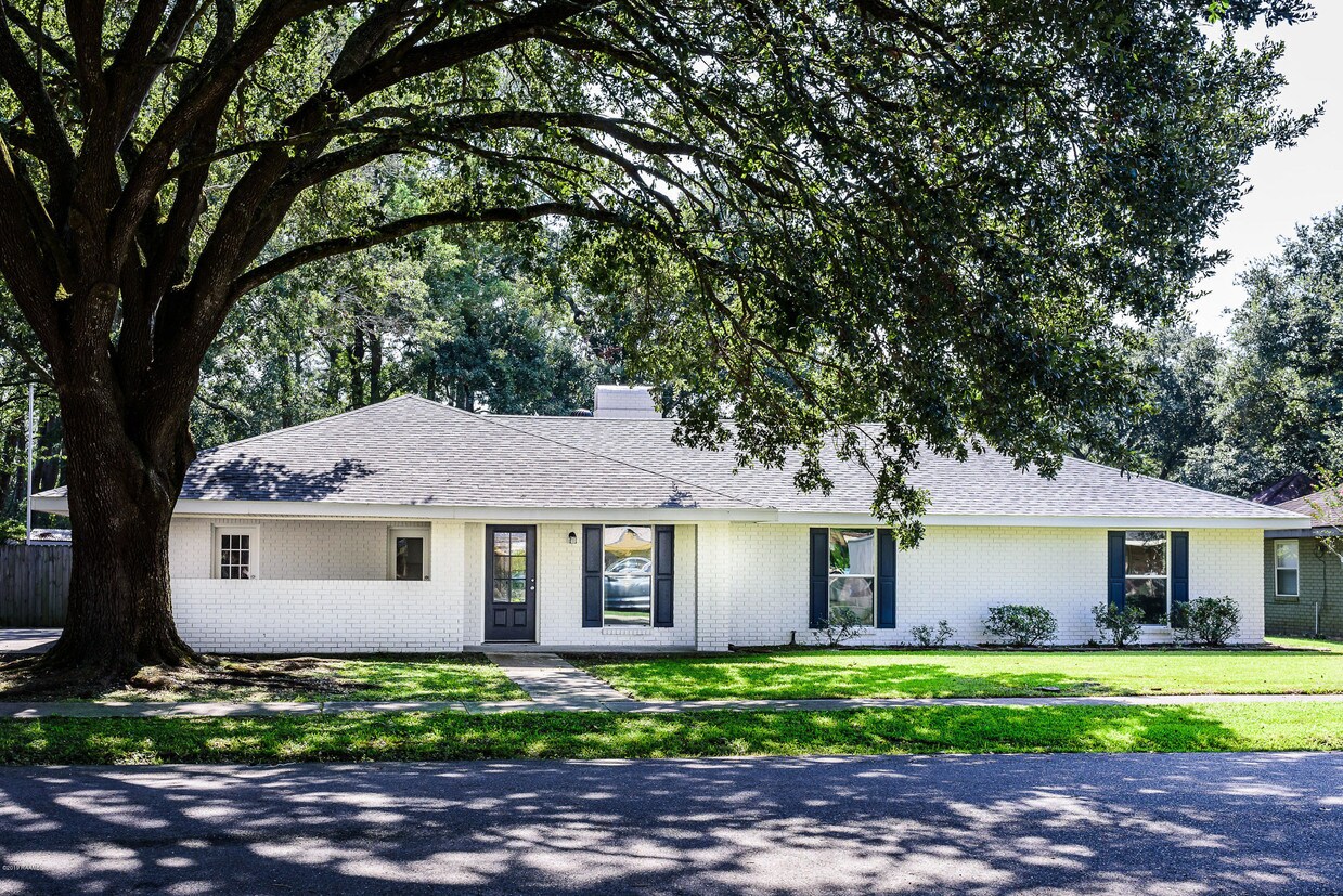 411 Ducote Dr, Broussard, LA 70518 House Rental in Broussard, LA