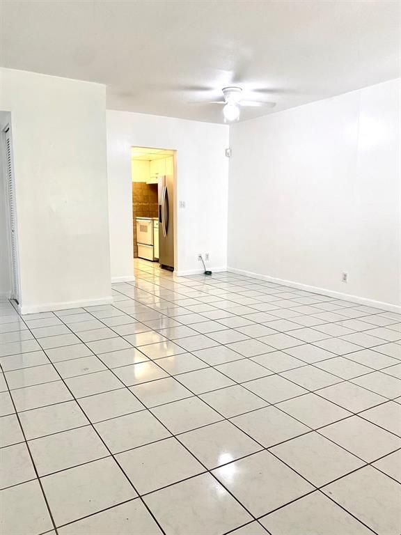 Foto del edificio - 1407 NE 56th St