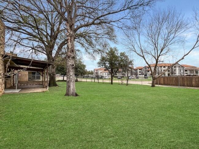 Foto del edificio - 841 S Atkerson Ln