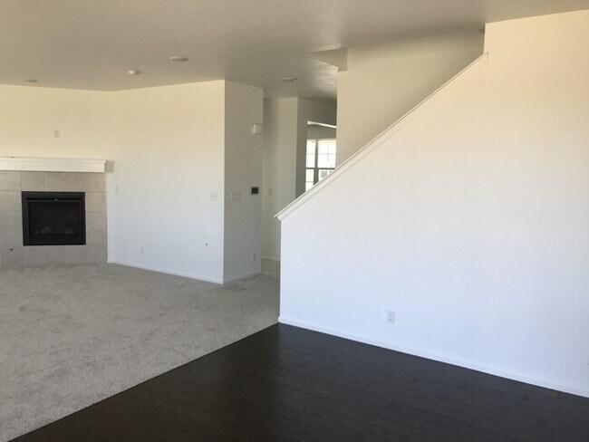 Building Photo - Newly Built Home in Aurora