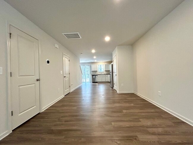 Building Photo - 137 Villa Ln