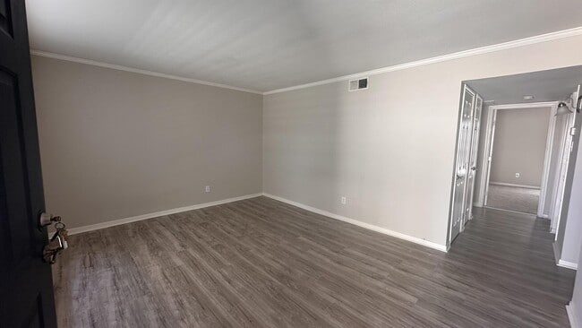 Building Photo - 2825 Bellefontaine Blvd