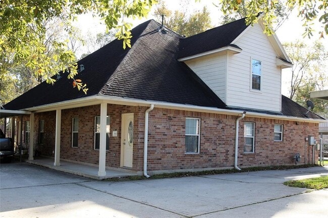 Building Photo - 194 Davis St