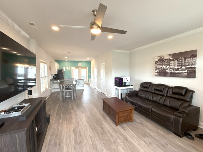 Photo - 812 Moen Pl Townhome