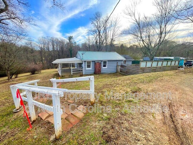 Building Photo - 648 Sand Hill Rd