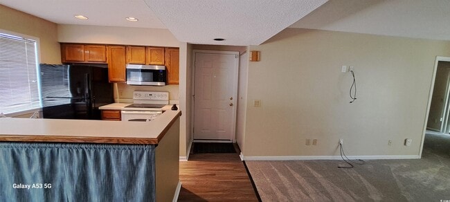 Building Photo - 1025 Plantation Dr W