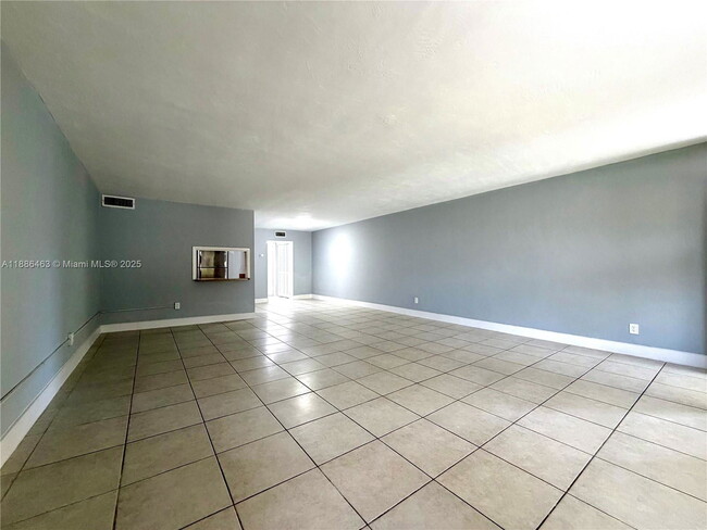 Building Photo - 1885 NE 121st St