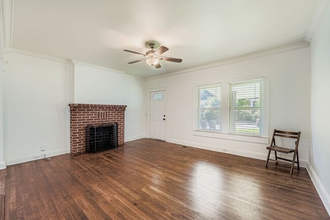 Building Photo - HAPPY IN HAPEVILLE
