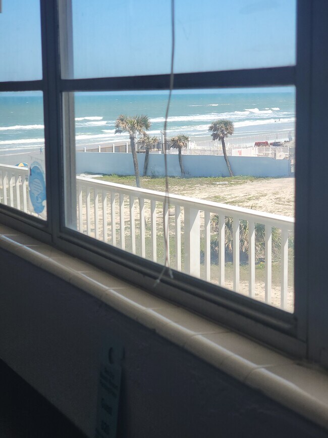 Foto del edificio - 1233 S Atlantic Ave