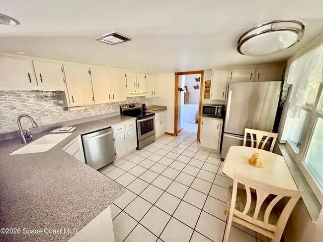 Foto del edificio - 585 Crystal Mist Rd NW