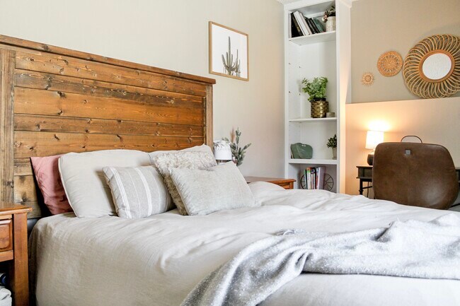 Foto del edificio - 1987 Palm Dr