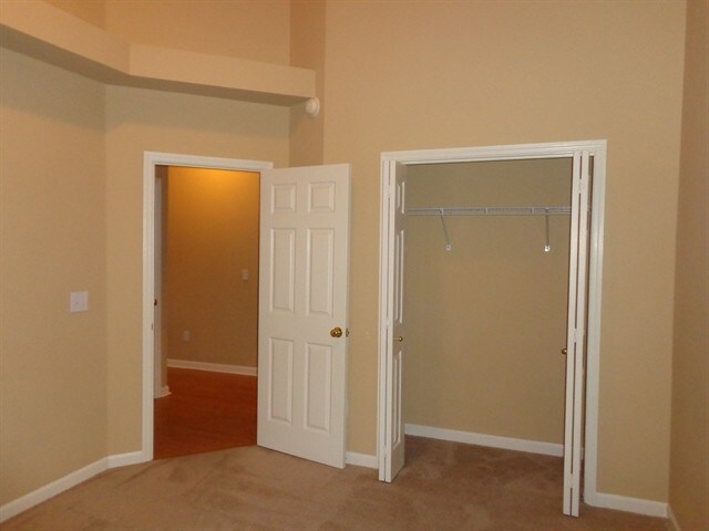 Foto del edificio - 4804 Peninsula Pointe Dr