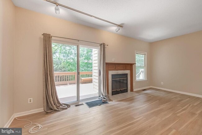 Building Photo - 1657 Oak Spring Way