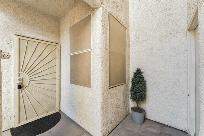 Foto del edificio - 1405 S Nellis Blvd