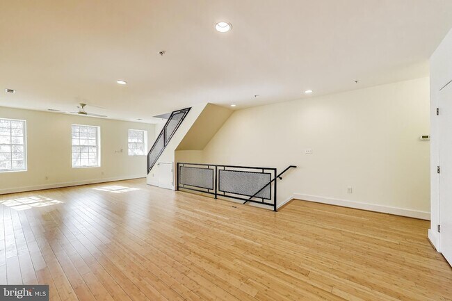 Foto del edificio - 1129 Columbia Rd NW