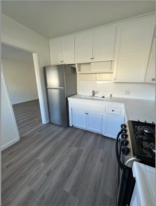 104: cocina - 802 N West Knoll Dr