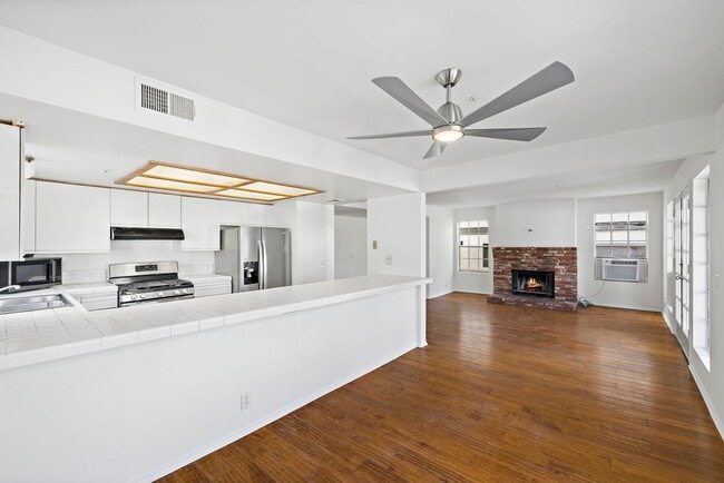 Foto del edificio - 501 Avenida Victoria