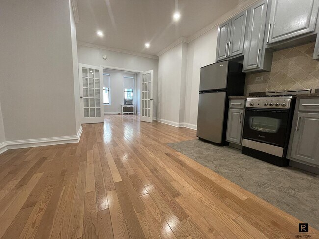 Foto del edificio - 325 E 90th St