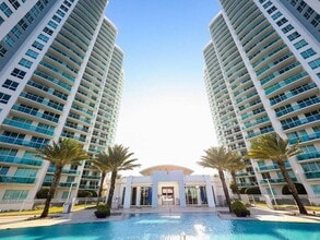 Building Photo - 241 Riverside Dr