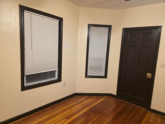 Foto del edificio - 18 Minot Ave