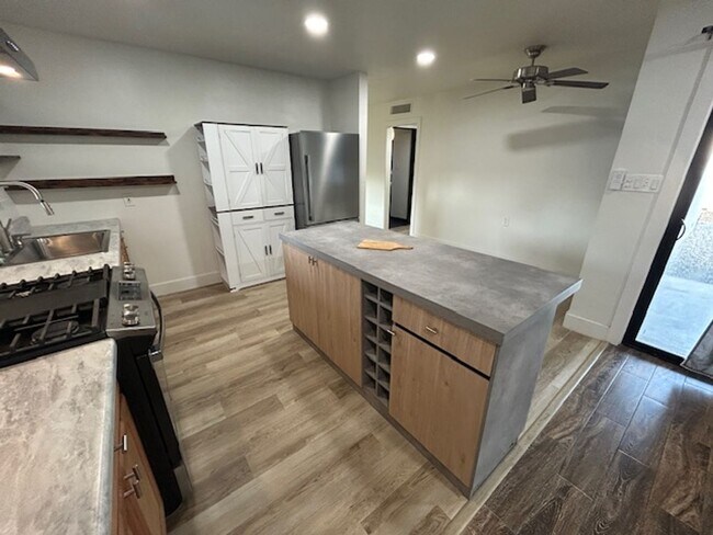 Foto del edificio - ** MOVE IN SPECIAL- $500.00 off first months rent**