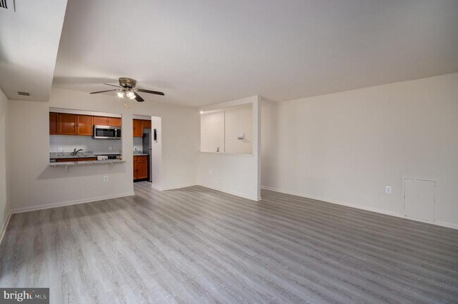 Foto del edificio - 3330 S 28th St