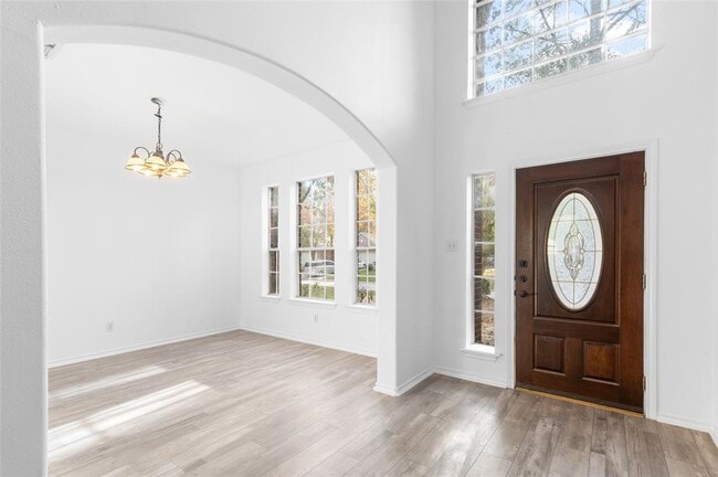 Building Photo - 115 W Russet Grove Cir